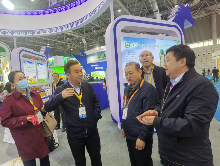 內(nèi)蒙古1400多種有機(jī)、綠色農(nóng)畜產(chǎn)品亮相中國(guó)綠色食品博覽會(huì)和中國(guó)國(guó)際有機(jī)食品博覽會(huì)